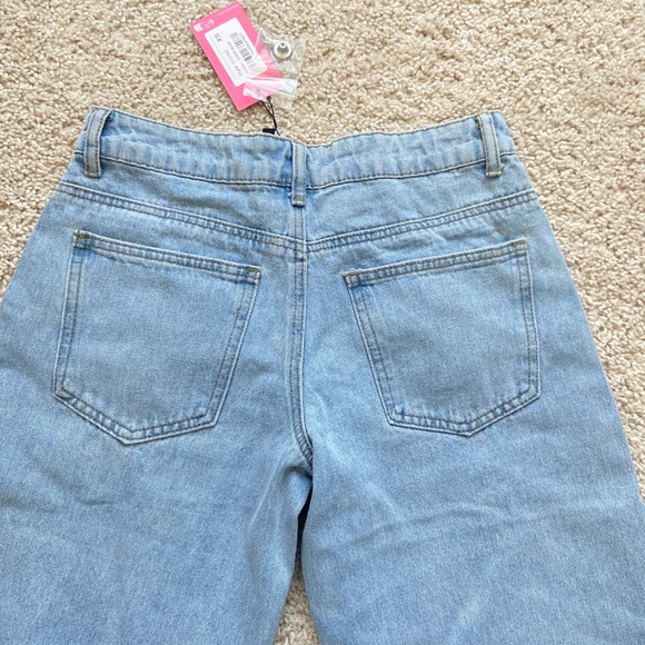 Edikted Petite Raelynn Low Rise Jeans - Picture 6 of 7